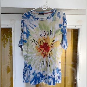 Long “Good Vibes” Tie Dye Tee
